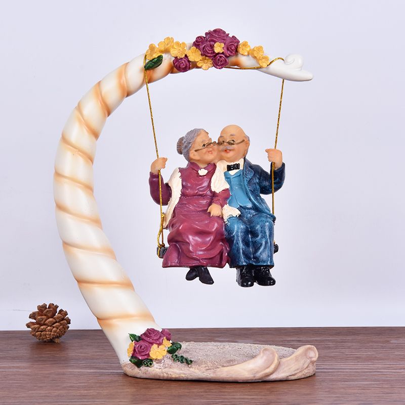 中国のスイング老夫婦樹脂製置物装飾品結婚記念日ギフトホーム寝 - Resin Art For Wedding Gift のレビューと価格