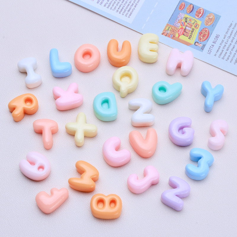 30 個新しいかわいい漫画混合色英語文字樹脂スクラップブック - Resin Art Alphabet のレビューと価格