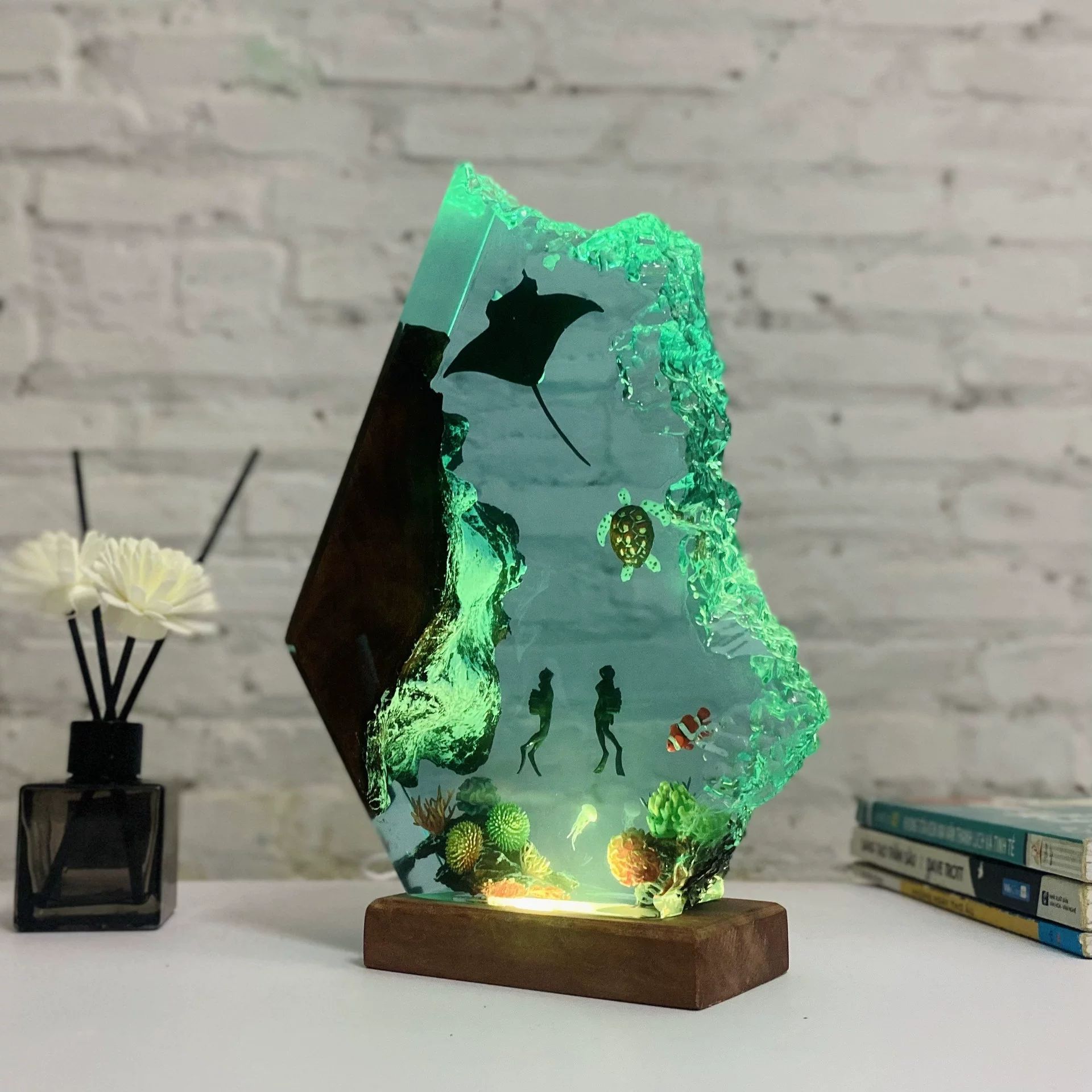 新しい雰囲気のカップルダイバーズマンタレイ樹脂発光装飾品エポ - Resin Art Ocean のレビューと価格