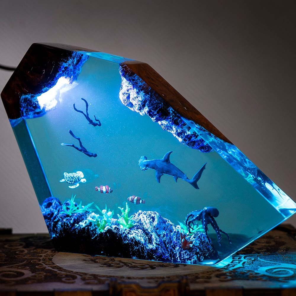 シービューマイクロザトウクジラダイバーレジンウッドランプオー - Resin Art Ocean のレビューと価格